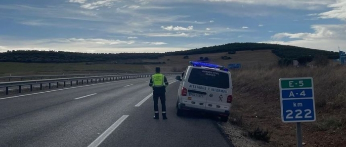 La Guardia Civil investiga al conductor de un vehículo por superar en más de 80 km/h la velocidad máxima permitida en una vía interurbana