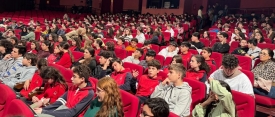 800 escolares asisten en el Teatro Quijano a un concierto didáctico protagonizado por la Orquesta CLM Sinfónica