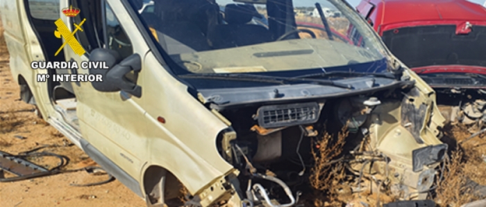 El SEPRONA de la Guardia Civil, detecta un desguace con multitud de irregularidades graves en su gestión, en Alcázar de San Juan